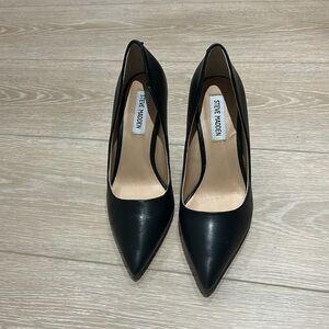 Steve Madden pointed toe heel